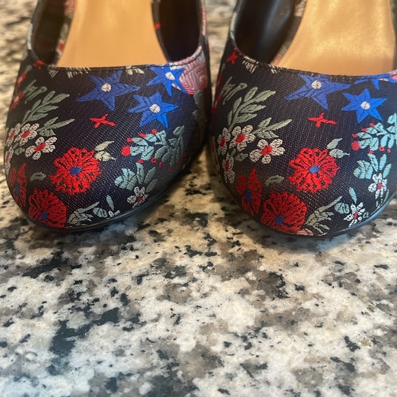 Indigo Rd Pumps - Picture 4 of 6